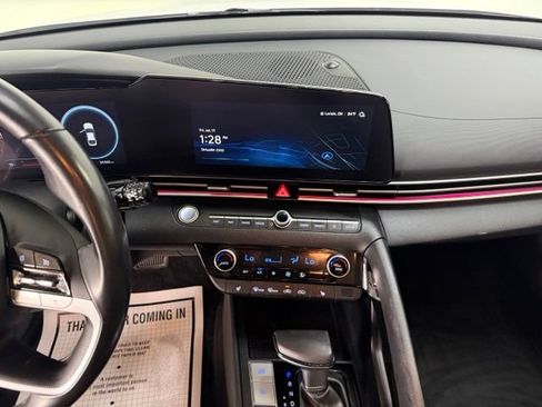 Certified 2023 Hyundai Elantra Limited FWD image 25
