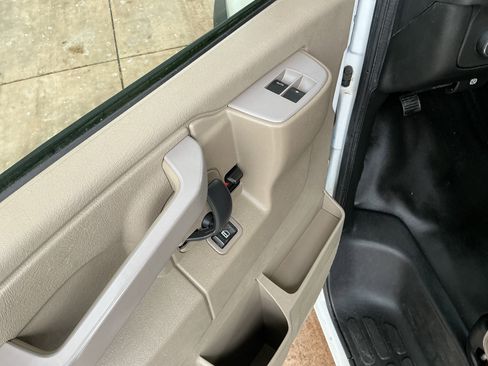 Used 2017 Chevrolet Express 2500 image 15