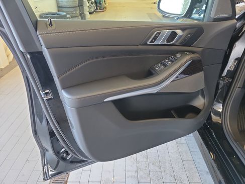 New 2026 BMW X5 xDrive40i w/ M Sport Package AWD/4WD image 17