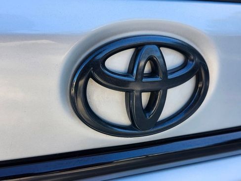 Used 2022 Toyota Corolla SE image 11