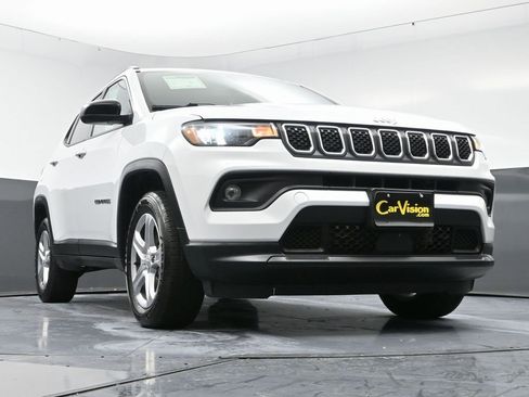 Used 2023 Jeep Compass Latitude image 51