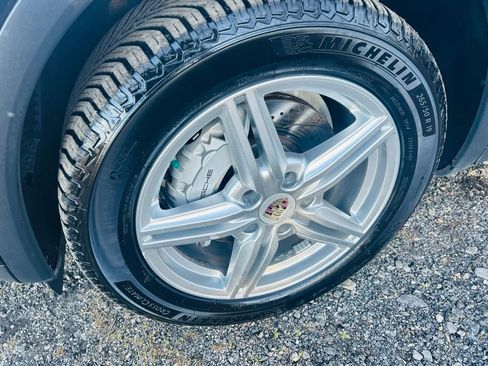 Used 2016 Porsche Cayenne S image 11