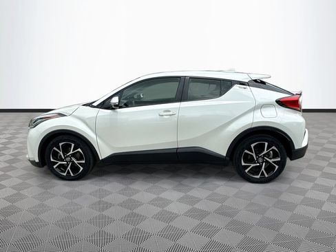 Used 2021 Toyota C-HR XLE FWD image 4