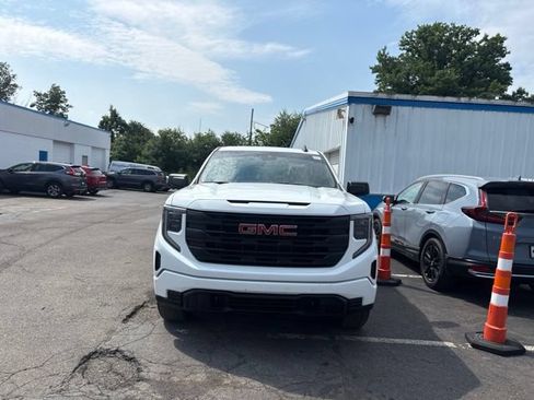 Used 2024 GMC Sierra 1500 Pro w/ Graphite Edition AWD/4WD image 3