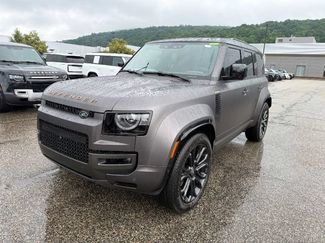 Used 2025 Land Rover Defender 110 AWD/4WD video 1