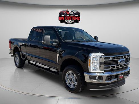 Used 2025 Ford F250 XLT image 1