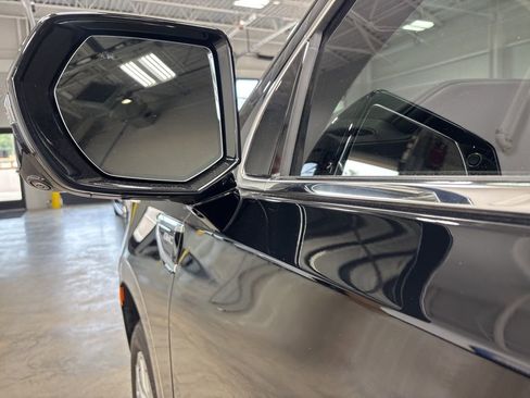 Used 2024 GMC Yukon XL Denali image 19