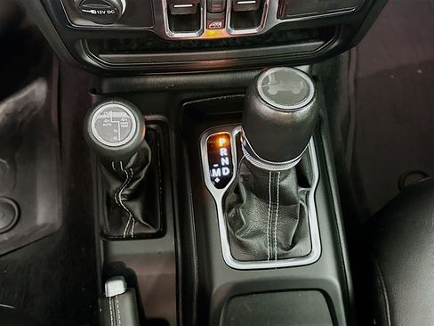 Used 2023 Jeep Wrangler Unlimited Sahara AWD/4WD image 24