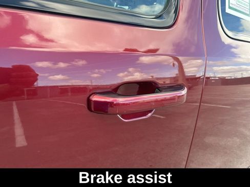 Used 2023 Jeep Wagoneer Series III w/ Preferred Equipment Group image 21