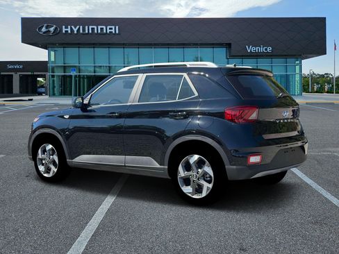 New 2026 Hyundai Venue SEL FWD image 4