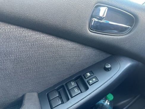Used 2011 Nissan Altima 2.5 S w/ Convenience Pkg image 5