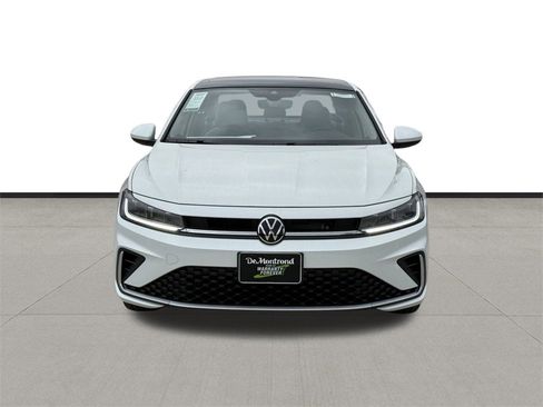 New 2026 Volkswagen Jetta SE image 2