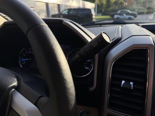 Used 2021 Ford F250 Lariat w/ Lariat Ultimate Package AWD/4WD image 22