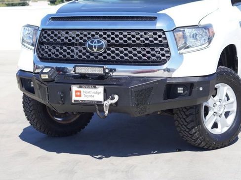 Used 2020 Toyota Tundra SR5 w/ SR5 Upgrade Package AWD/4WD image 5