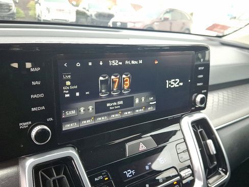 Used 2022 Kia Sorento SX w/ Panoramic Sunroof Package image 17