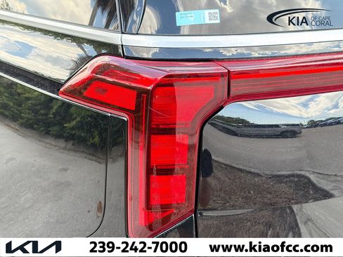 New 2026 Kia Carnival EX FWD image 9