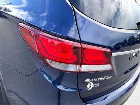 Used 2018 Hyundai Santa Fe Limited AWD/4WD image 32