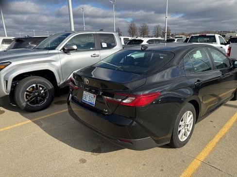 Used 2025 Toyota Camry LE image 15