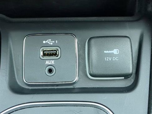 Used 2021 Jeep Cherokee Latitude Lux 80th Anniv w/ Quick Order Package 26U 80TH image 28