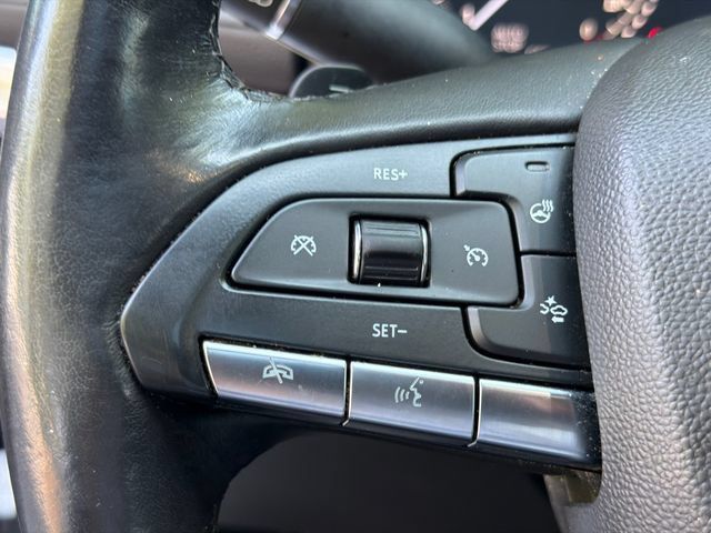 Used 2023 Cadillac XT4 Luxury w/ LPO, Onyx Lite Package FWD image 25