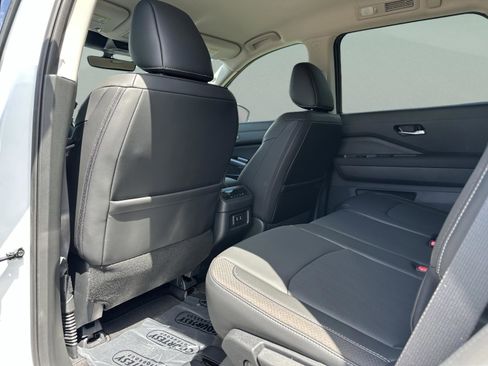 New 2026 Nissan Pathfinder SL AWD/4WD image 17