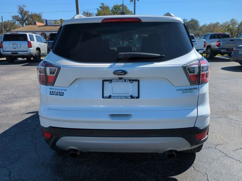 Used 2017 Ford Escape Titanium image 5