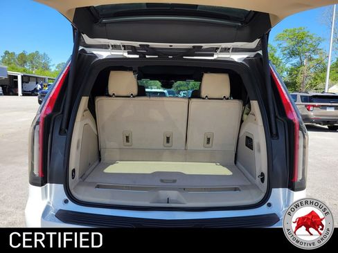 Used 2022 Cadillac Escalade Premium Luxury image 14