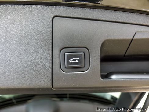 Used 2021 Cadillac XT4 Premium Luxury AWD/4WD image 21