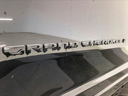 New 2026 Jeep Grand Cherokee Limited image 17