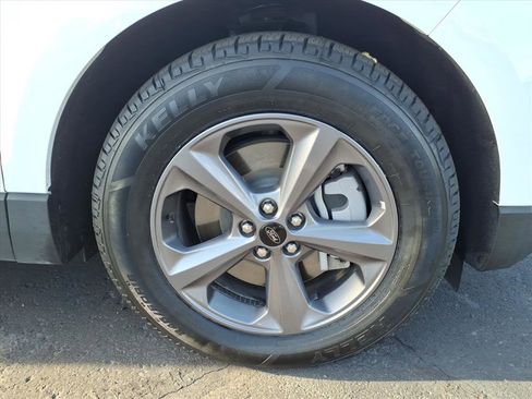 Used 2024 Ford Edge SEL w/ Sport Appearance Package image 9