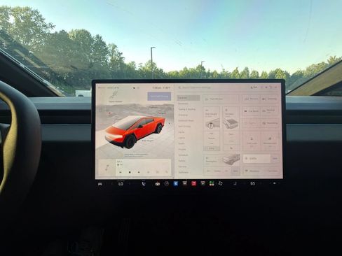 Used 2025 Tesla Cybertruck AWD Crew Cab image 33