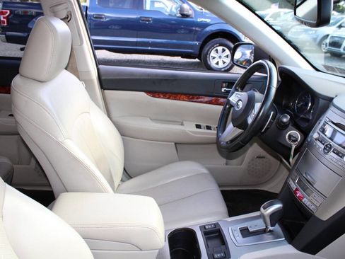 Used 2011 Subaru Outback 3.6R Limited w/ PWR Moonroof Pkg image 11