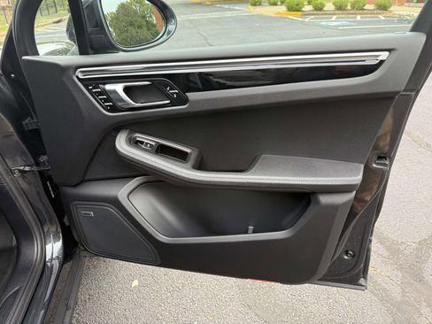 Used 2018 Porsche Macan image 17