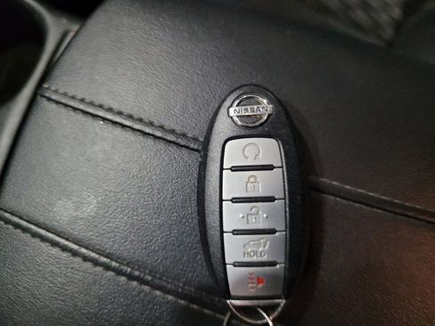 Used 2018 Nissan Rogue SV image 32