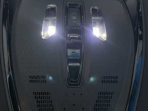 Used 2024 Cadillac Lyriq Luxury image 23