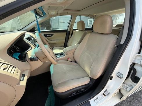 Used 2015 Nissan Altima 2.5 SV w/ Convenience Package image 9