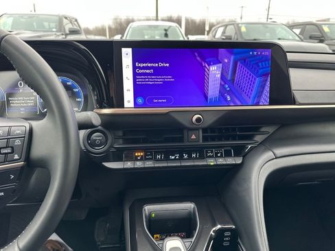 Used 2024 Toyota Crown XLE image 22