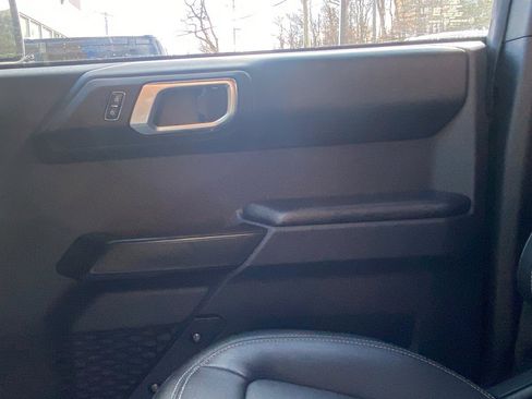 Certified 2025 Ford Bronco Badlands image 17