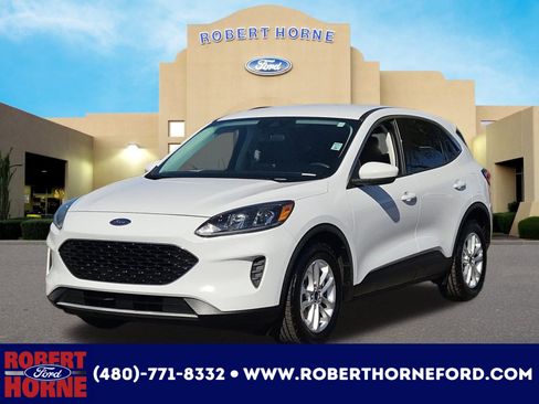 Used 2021 Ford Escape SE image 1