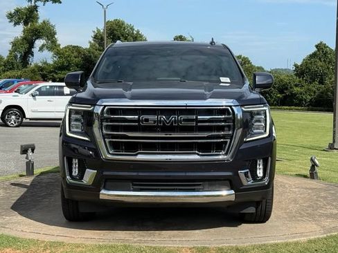Used 2023 GMC Yukon XL SLT AWD/4WD image 2