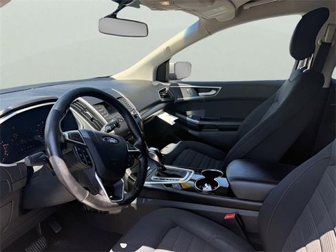 Used 2017 Ford Edge SEL image 12