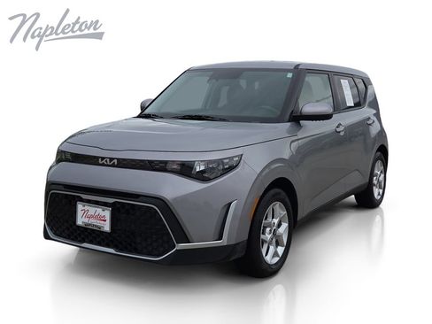 Used 2025 Kia Soul LX w/ LX Technology Package FWD image 1