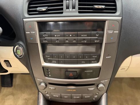 Used 2013 Lexus IS 250C RWD image 42