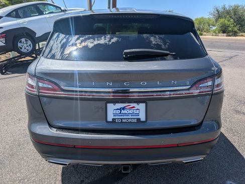 Used 2022 Lincoln Nautilus Reserve AWD/4WD image 4