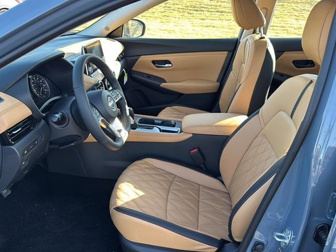 New 2025 Nissan Sentra SV w/ SV Premium Package image 8