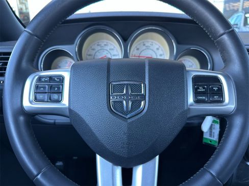 Used 2013 Dodge Challenger SXT image 22