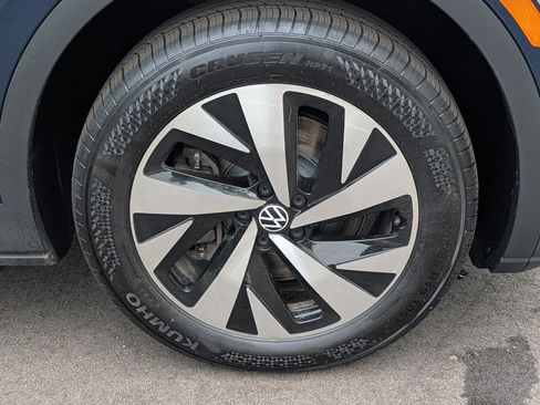 Used 2023 Volkswagen ID.4 Pro AWD/4WD image 15