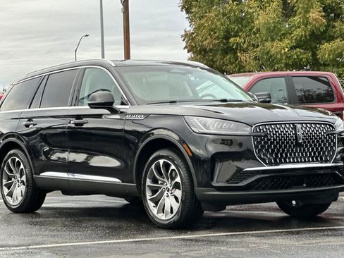 Used 2025 Lincoln Aviator Reserve image 9
