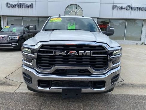Used 2025 RAM 2500 Big Horn AWD/4WD image 11