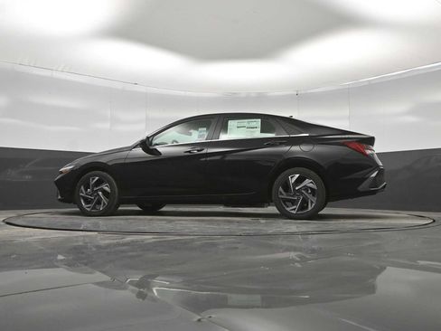 New 2026 Hyundai Elantra Limited FWD image 37